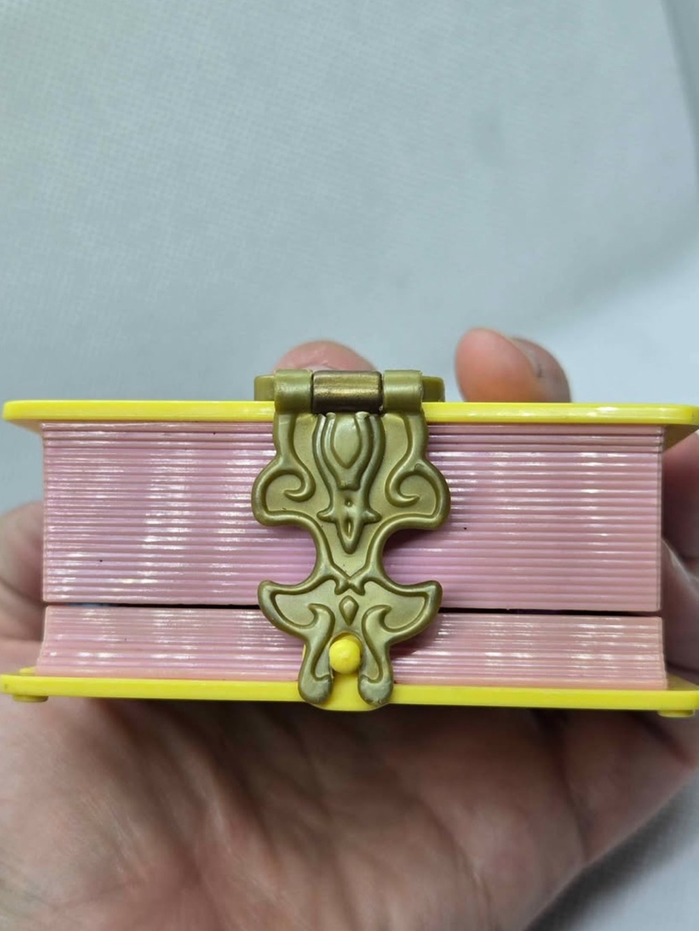 VTG 1995 Polly Pocket Princess Palace Enchanted Storybook Set with 2 Figurines - Picture 5 of 10